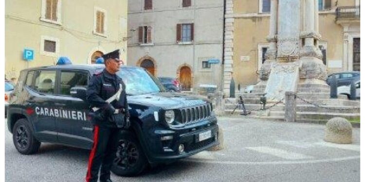 E' successo ad Attigliano. L'uomo arrestato dai carabinieri