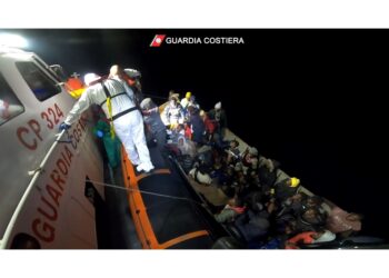 Trasferita ad Agrigento la donna trovata ieri in mare