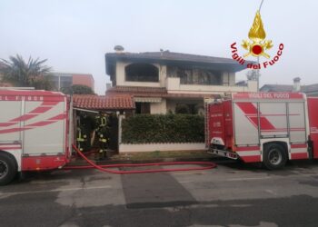 Nel Milanese distrutti il tetto e il primo piano