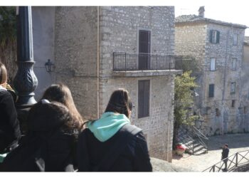 In migliaia per i funerali al Duomo