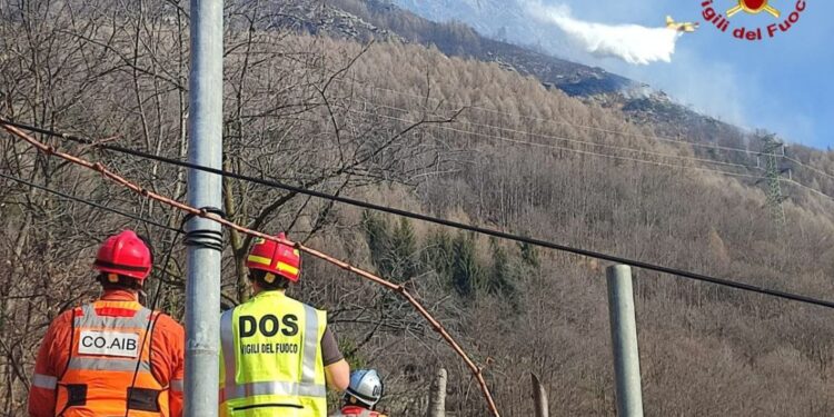 Dopo due giorni di lavoro i roghi principali risultano estinti