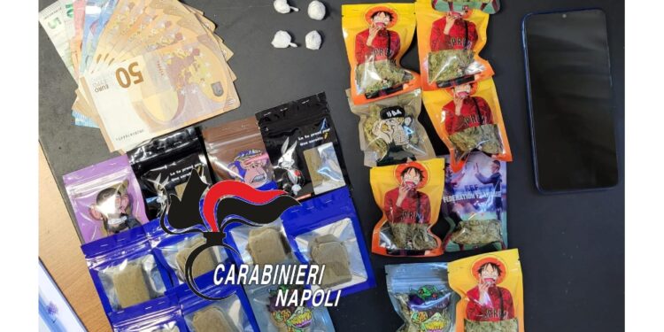 In casa hashish e marijuana confezionate come personaggi fumetti