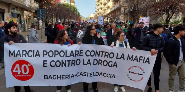 Studenti e istituzioni in corteo da Bagheria a Casteldaccia