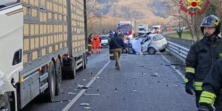 Lo schianto questa mattina nel Forlivese sulla strada Bidentina