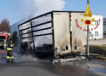 Incendio camion Turate