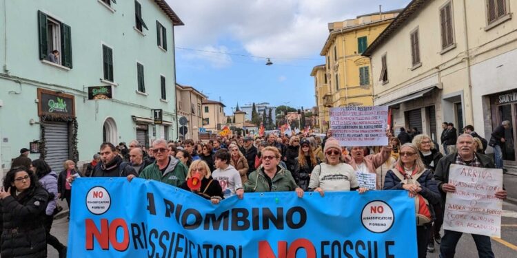 Da comitati ad ambientalisti insieme a forze sinistra e M5s