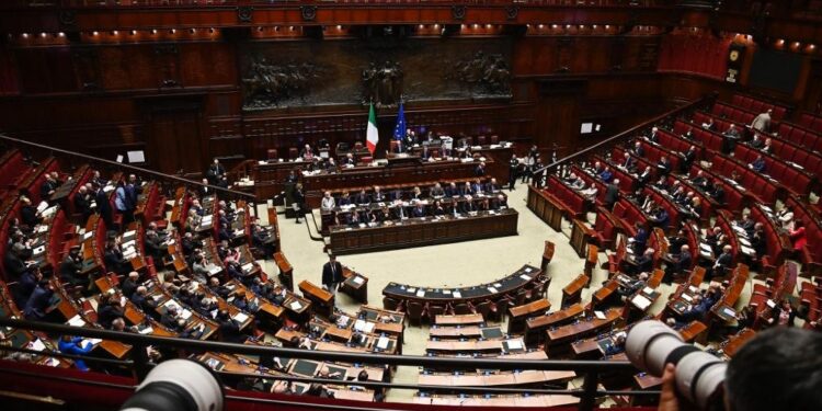 Pdl varata all'unanimità. Testo passa ora al Senato