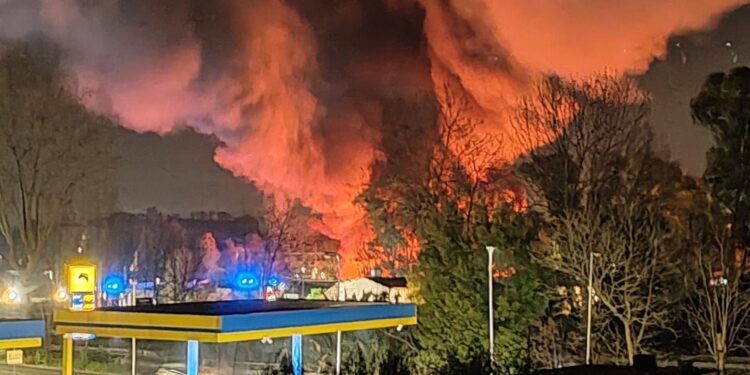 "Appare possibile la natura dolosa delle fiamme"