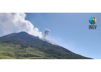 Era in corso da venerdì dal cratere Nord