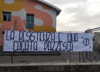 A Brescia striscione affisso nella notte dal gruppo di destra