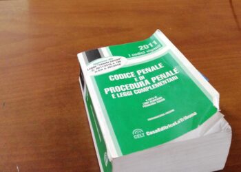 Ammette di avere partecipato ma con ruolo marginale