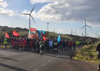 Corteo e blocco ai cancelli dei mezzi pesanti in sito Portoscuso