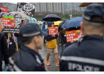 La polizia fissa le regole e limita il numero dei partecipanti