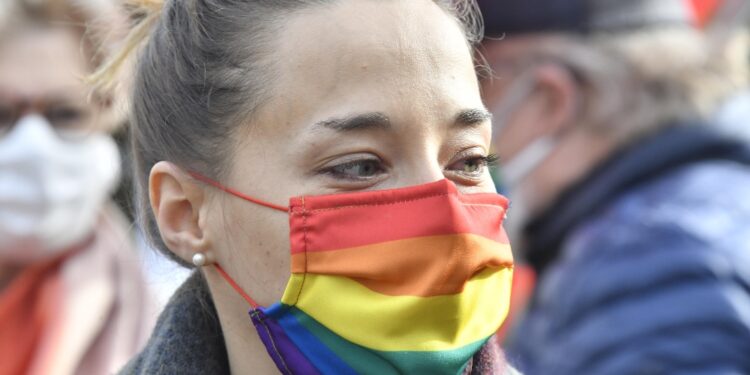 Sarà discussa martedì al Senato. M5s lavora a contro-risoluzione