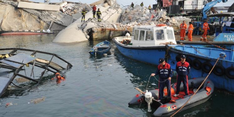 Ammiraglio era stato condannato a tre anni