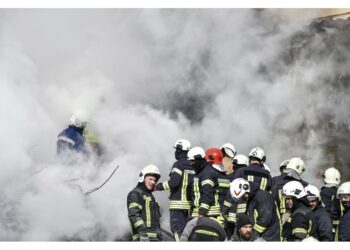 'Residenti stiano lontani da zone militari nel prossimo futuro'