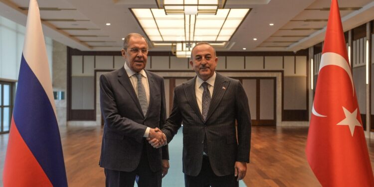 Lavrov in visita ad Ankara