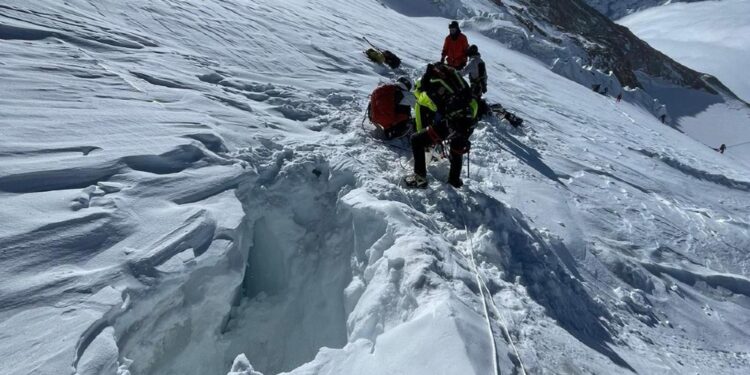 E' stato trattenuto dal compagno