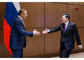 Incontro a Samarcanda tra ministri degli Esteri di Cina e Russia