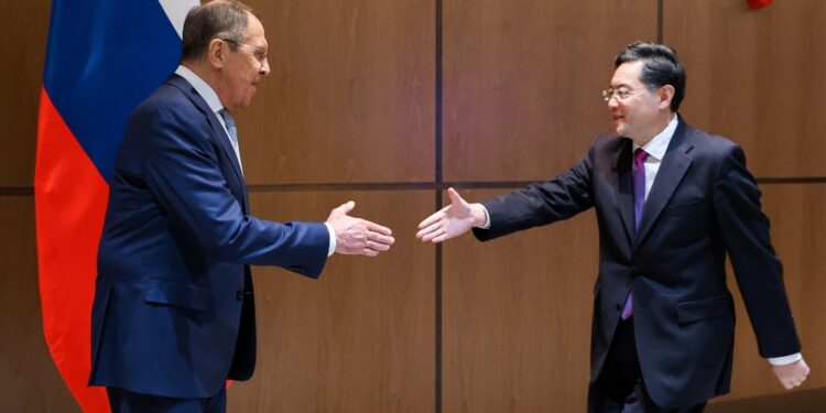 Incontro a Samarcanda tra ministri degli Esteri di Cina e Russia