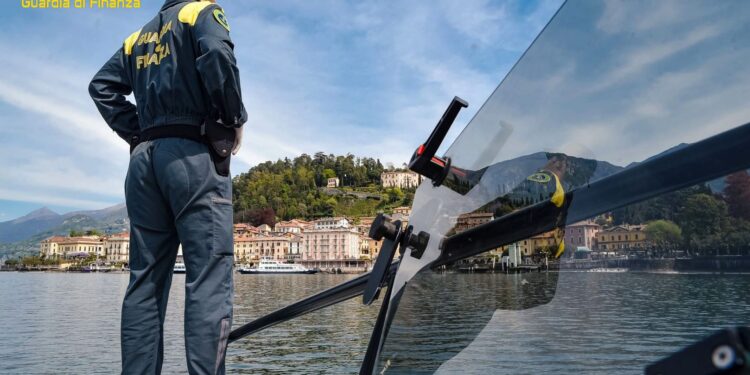 Controlli finanza lago di Como