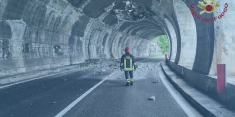 In azione anche le squadre Saf dei vigili del fuoco