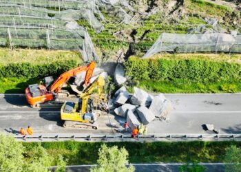 Sabato notte aveva sfiorato una macchina con quattro giovani