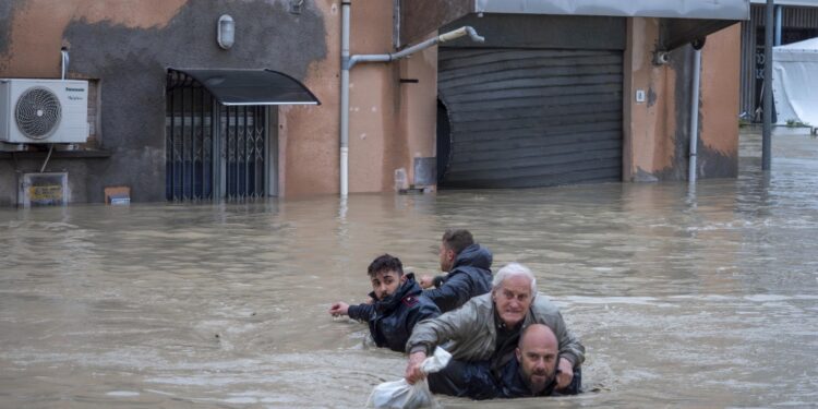 Impegnati circa 600 vigili del fuoco in Emilia Romagna