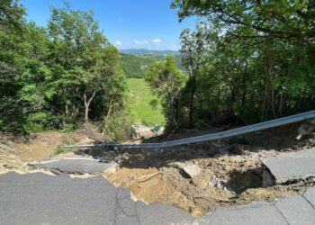 Previsti temporali anche di forte intensità. Rischio frane