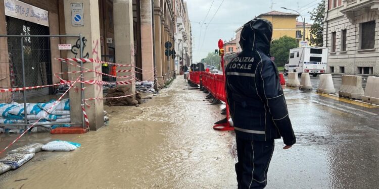 Invito a fare solo spostamenti 'realmente urgenti'