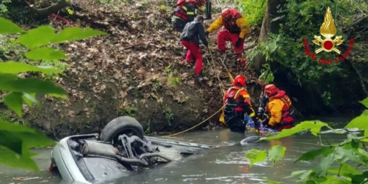 Un'uscita di strada su lungargine Donati