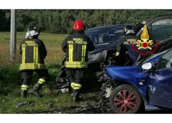 Nello scontro frontale morti un 18enne e una ragazza di 24 anni