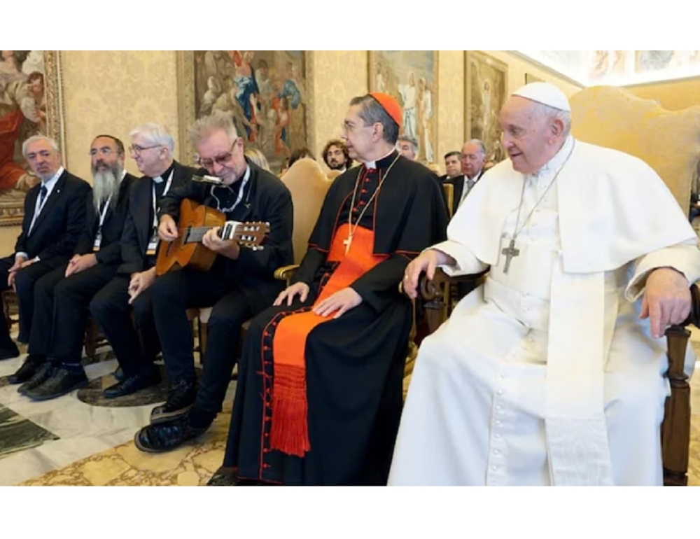 Una Canzone Contro La Guerra Per Papa Francesco Espansionetv