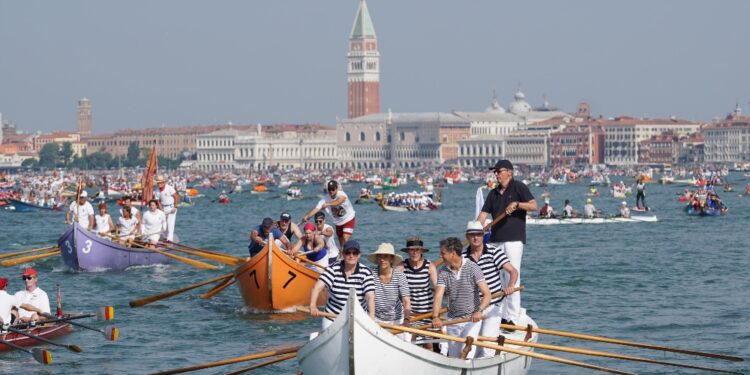 7.300 i partecipanti a Venezia per la 47/ma edizione