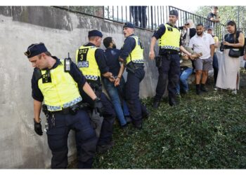 La polizia ha autorizzato l'iniziativa di un rifugiato iracheno