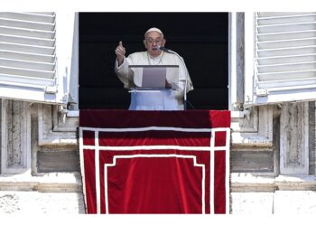 Non stanchiamoci di pregare per la pace