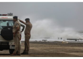 Evacuati in massa gli abitanti della regione occidentale