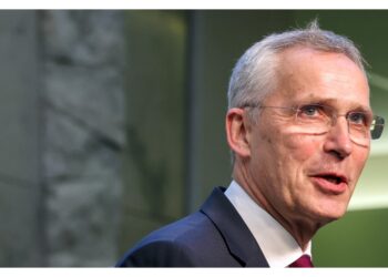 Stoltenberg: 'Solo Kiev può stabilire le condizioni accettabili'