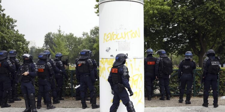 Dopo la morte dell'adolescente di Nanterre