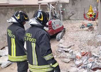 Portato in ospedale con trauma cranico e ustioni