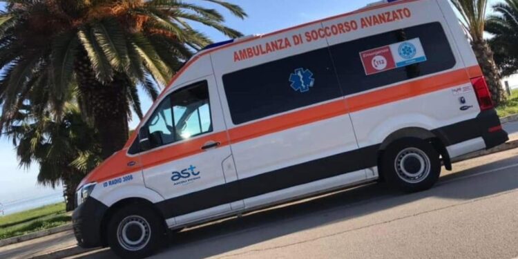 Gravissimo un 23enne; in manette un coetaneo e un 30enne