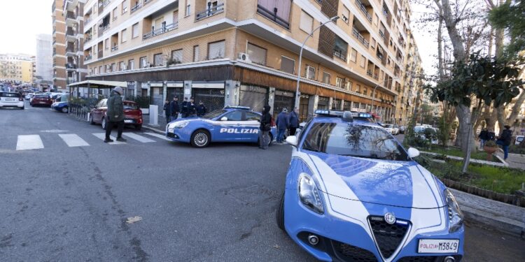 L'uomo si sarebbe tolto la vita in auto con la stessa arma