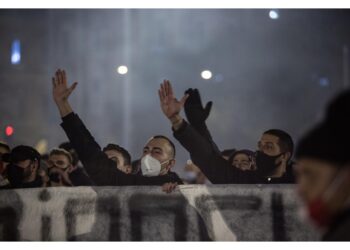 La 'manifestazione fascista' vicino a piazzale Loreto nel 2019