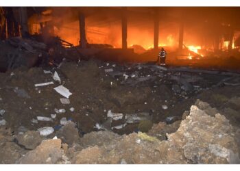 Incendio nella città portuale sul Mar Nero