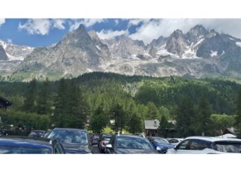 Chiusa una strada interpoderale in Val Ferret