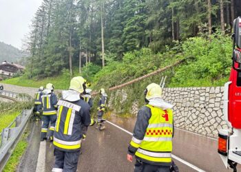 Chiusure e ritardi su strada e rotaia