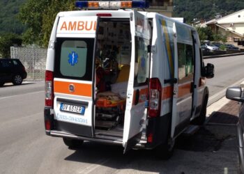 La tragedia ieri sera di fronte a casa