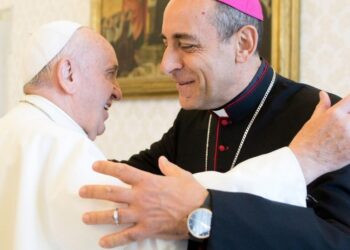 In una lettera Bergoglio gli chiede svolta rispetto al passato