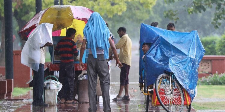 A Delhi allerta per il fiume Yamuna