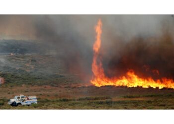 Le fiamme hanno sconfinato e sono arrivate in Nevada